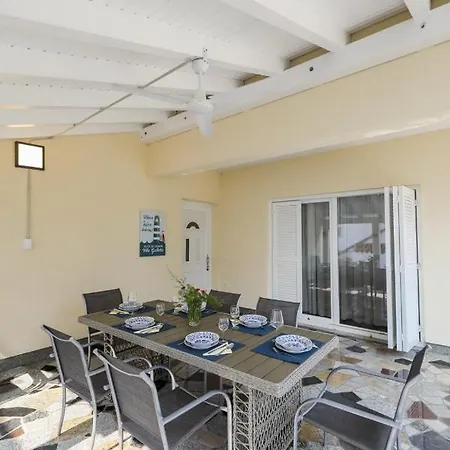 Vakantiehuis Holiday In Ist/insel 39389 *