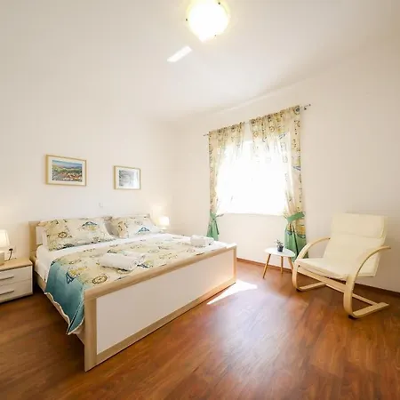Holiday In Ist/insel 39389 Vakantiehuis *