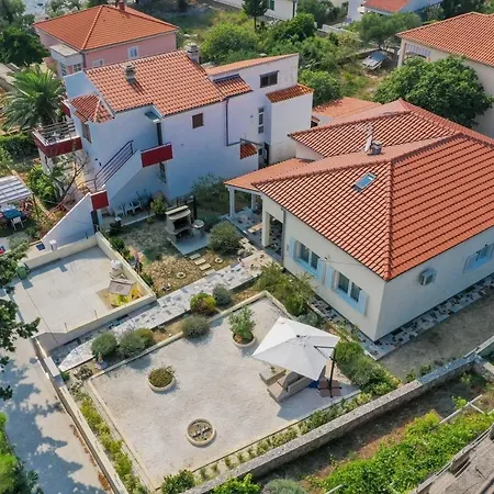 Vakantiehuis Holiday In Ist/insel 39389 Ist